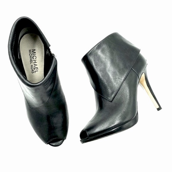 Micheal Kors | Kendra Open Toe Booties - Picture 4 of 8